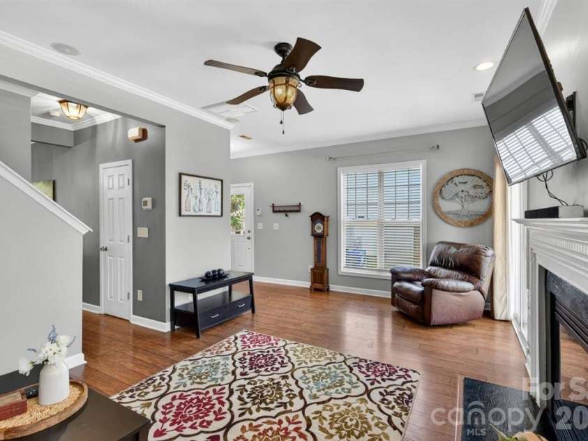 8007 Rolling Meadows Lane, Huntersville, NC 28078.  MLS# CAR4375403, YatesRealty ID 28552. 