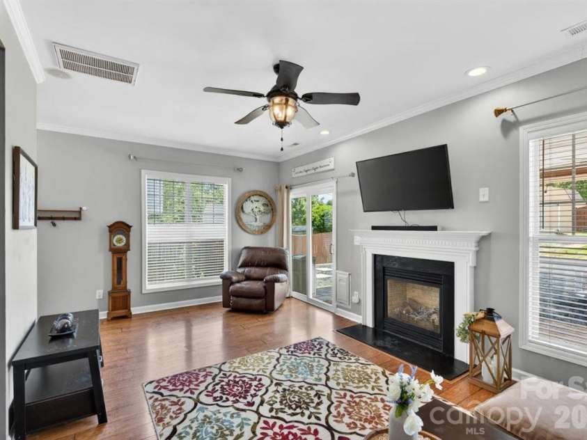 8007 Rolling Meadows Lane, Huntersville, NC 28078.  MLS# CAR4375403, YatesRealty ID 28552. 