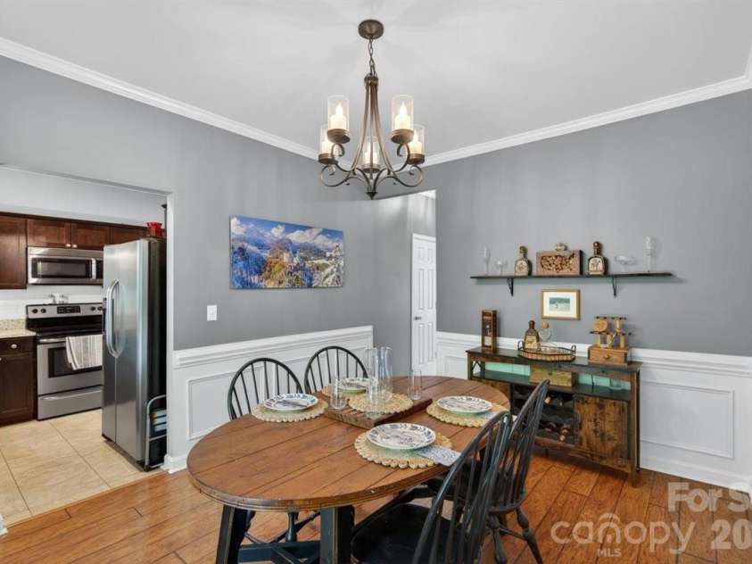 8007 Rolling Meadows Lane, Huntersville, NC 28078.  MLS# CAR4375403, YatesRealty ID 28552. 