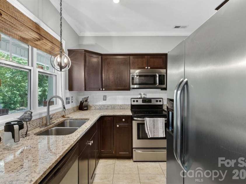 8007 Rolling Meadows Lane, Huntersville, NC 28078.  MLS# CAR4375403, YatesRealty ID 28552. 
