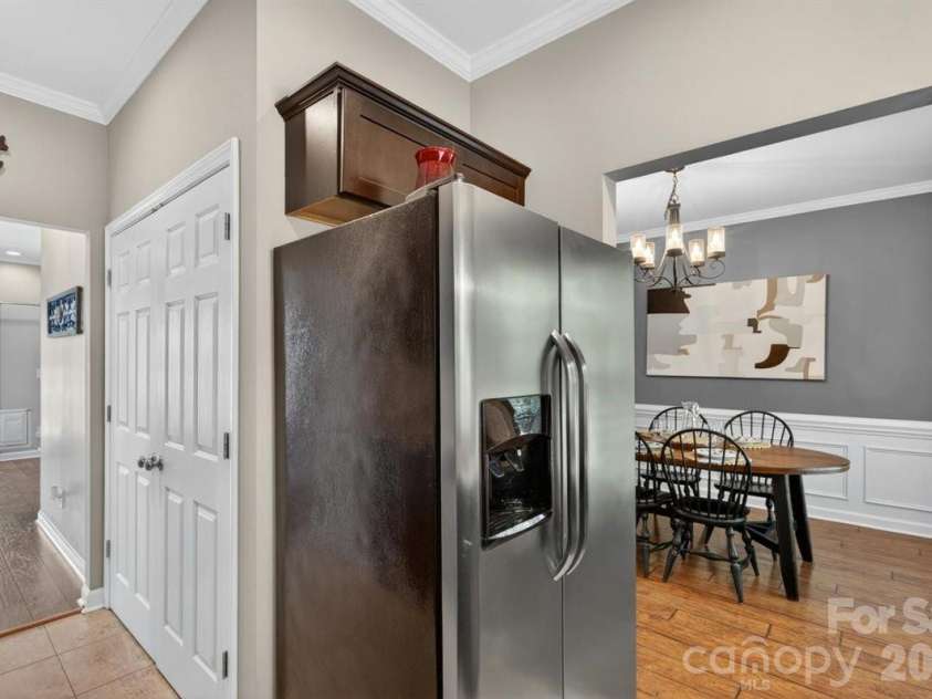 8007 Rolling Meadows Lane, Huntersville, NC 28078.  MLS# CAR4375403, YatesRealty ID 28552. 