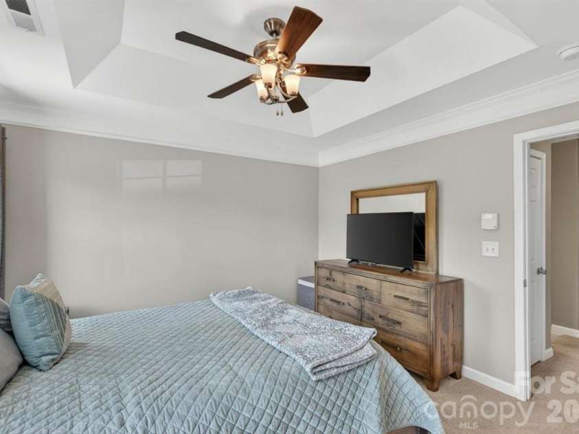 8007 Rolling Meadows Lane, Huntersville, NC 28078.  MLS# CAR4375403, YatesRealty ID 28552. 