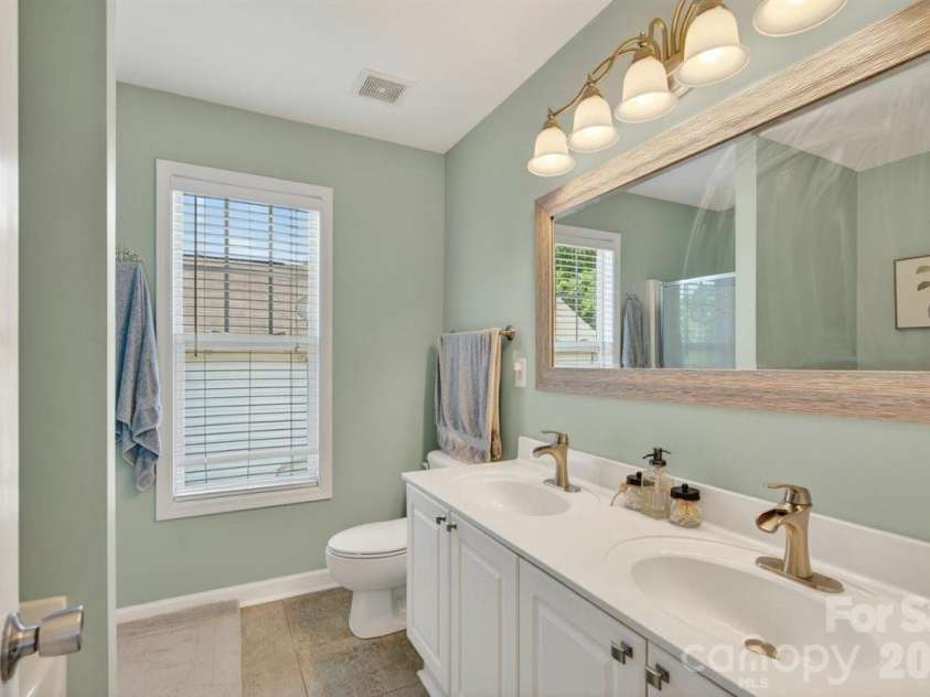 8007 Rolling Meadows Lane, Huntersville, NC 28078.  MLS# CAR4375403, YatesRealty ID 28552. 