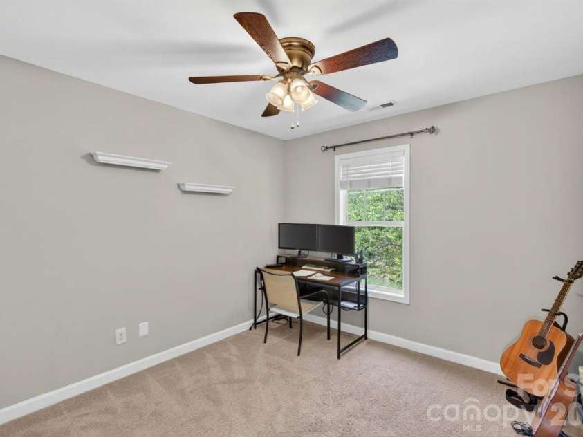 8007 Rolling Meadows Lane, Huntersville, NC 28078.  MLS# CAR4375403, YatesRealty ID 28552. 
