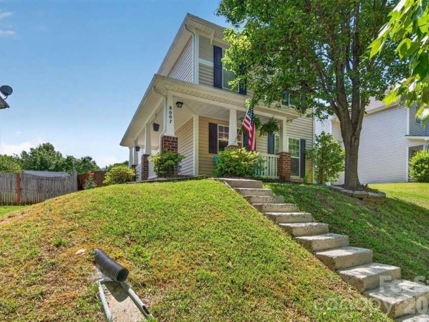 8007 Rolling Meadows Lane, Huntersville, NC 28078.  MLS# CAR4375403, YatesRealty ID 28552. 