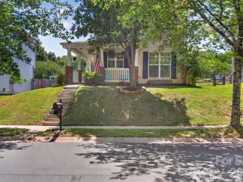 8007 Rolling Meadows Lane, Huntersville, NC 28078.  MLS# CAR4375403, YatesRealty ID 28552. 