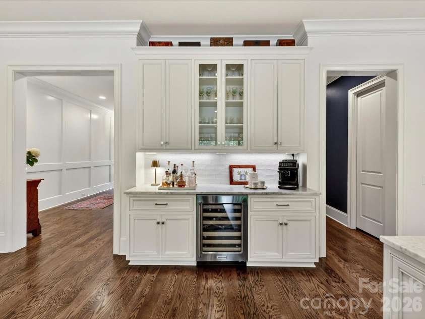 117 Huntley Place, Charlotte, NC 28207.  MLS# CAR4387271, YatesRealty ID 28553. 