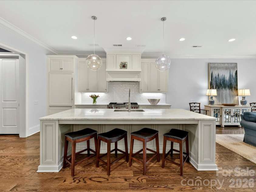 117 Huntley Place, Charlotte, NC 28207.  MLS# CAR4387271, YatesRealty ID 28553. 