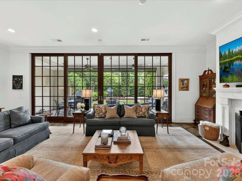 117 Huntley Place, Charlotte, NC 28207.  MLS# CAR4387271, YatesRealty ID 28553. 