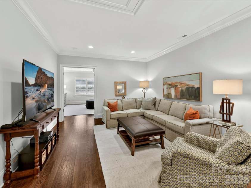 117 Huntley Place, Charlotte, NC 28207.  MLS# CAR4387271, YatesRealty ID 28553. 