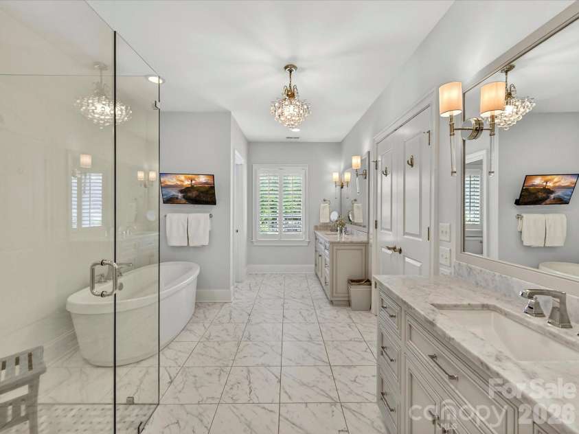 117 Huntley Place, Charlotte, NC 28207.  MLS# CAR4387271, YatesRealty ID 28553. 