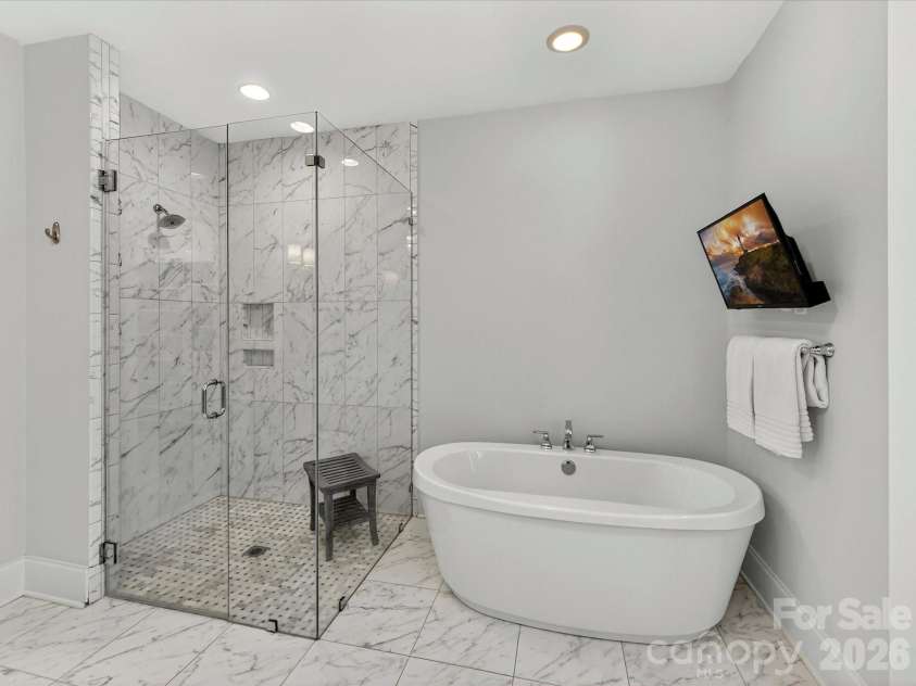 117 Huntley Place, Charlotte, NC 28207.  MLS# CAR4387271, YatesRealty ID 28553. 