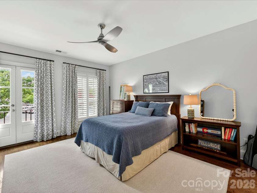 117 Huntley Place, Charlotte, NC 28207.  MLS# CAR4387271, YatesRealty ID 28553. 