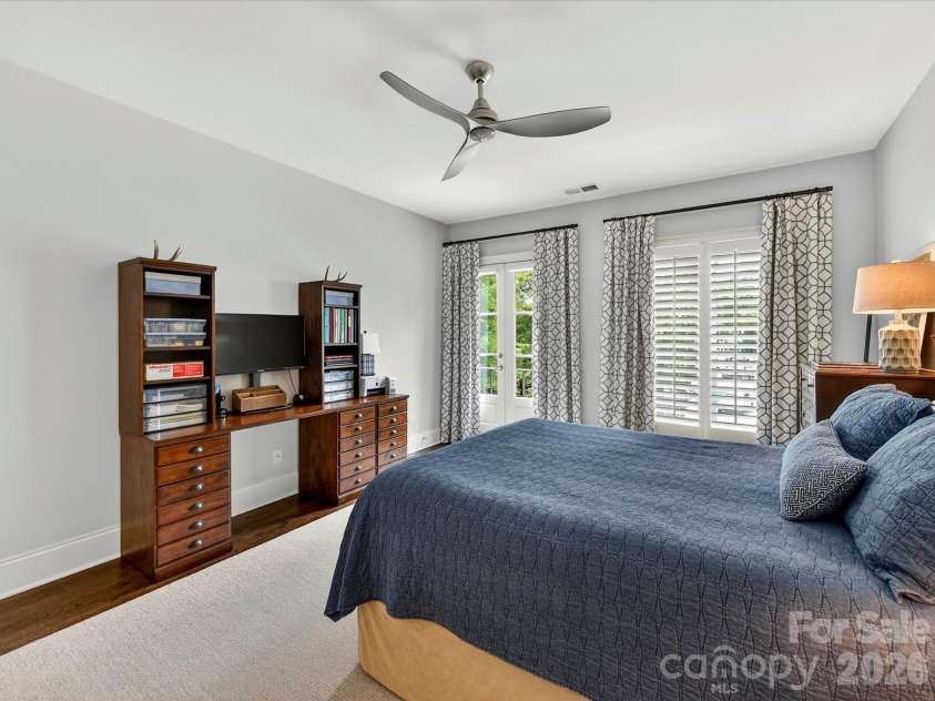 117 Huntley Place, Charlotte, NC 28207.  MLS# CAR4387271, YatesRealty ID 28553. 