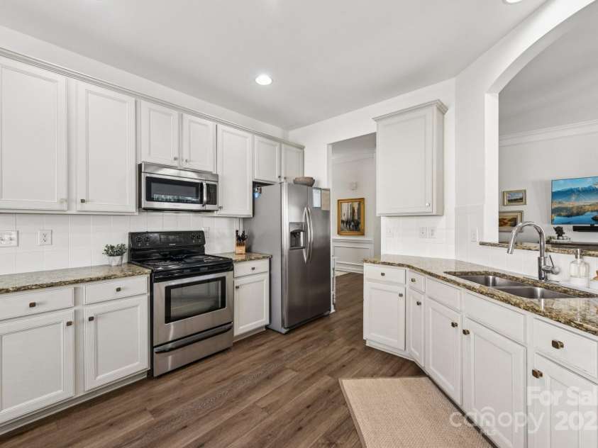 21705 Torrence Chapel Road, Cornelius, NC 28031.  MLS# CAR4283229, YatesRealty ID 28554. 