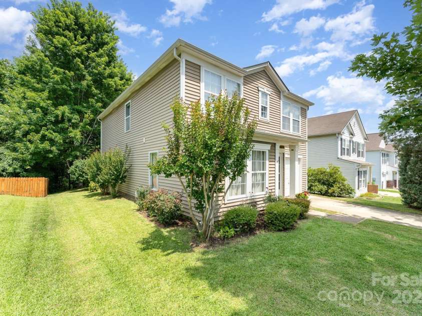 4462 Kellybrook Drive, Concord, NC 28025.  MLS# CAR4274508, YatesRealty ID 28555. 