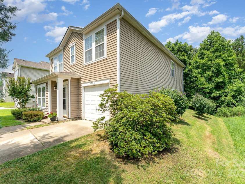 4462 Kellybrook Drive, Concord, NC 28025.  MLS# CAR4274508, YatesRealty ID 28555. 