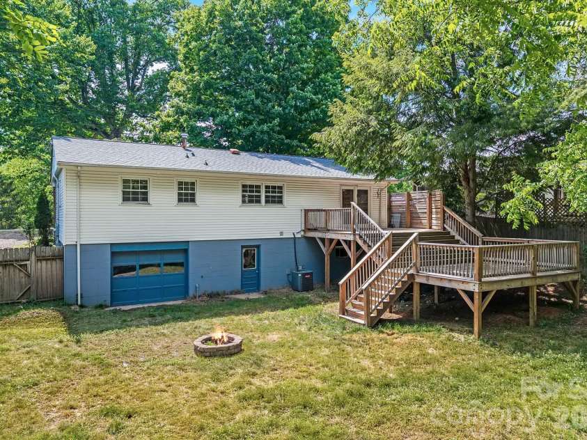 39 Grandview Road, Asheville, NC 28806.  MLS# CAR4384553, YatesRealty ID 28556. 