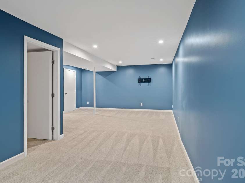 39 Grandview Road, Asheville, NC 28806.  MLS# CAR4384553, YatesRealty ID 28556. 