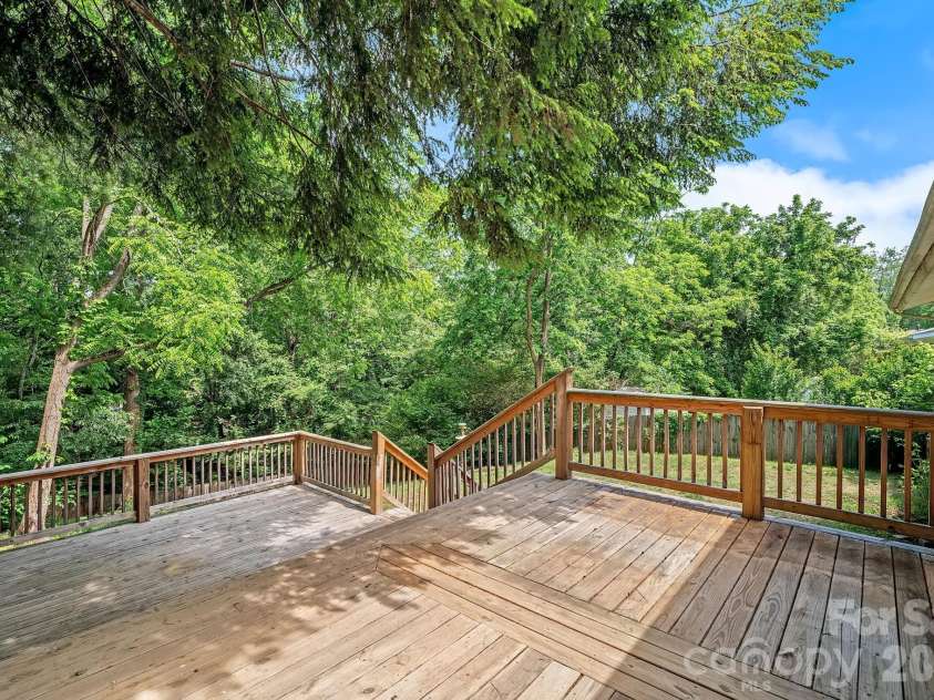 39 Grandview Road, Asheville, NC 28806.  MLS# CAR4384553, YatesRealty ID 28556. 