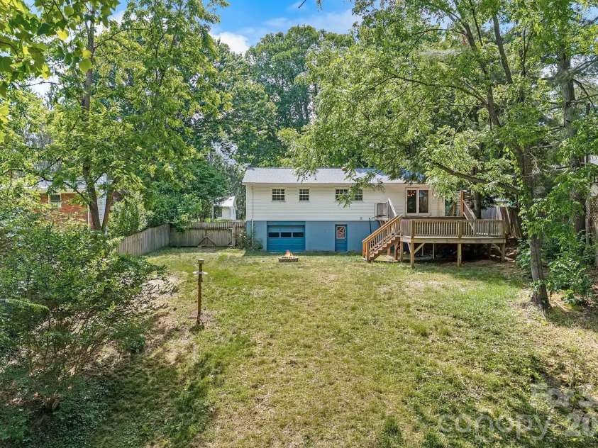 39 Grandview Road, Asheville, NC 28806.  MLS# CAR4384553, YatesRealty ID 28556. 
