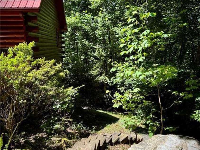 524 Timber Lake Drive, Todd, NC 28684.  MLS# CAR4284927, YatesRealty ID 28556. 