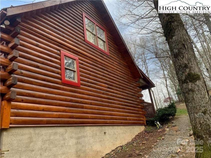 524 Timber Lake Drive, Todd, NC 28684.  MLS# CAR4284927, YatesRealty ID 28556. 