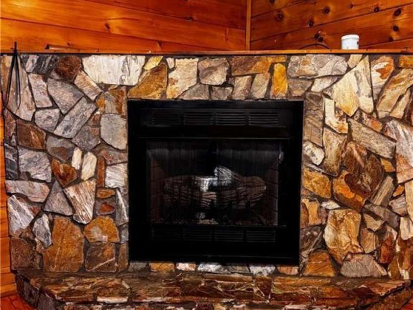 524 Timber Lake Drive, Todd, NC 28684.  MLS# CAR4284927, YatesRealty ID 28556. 