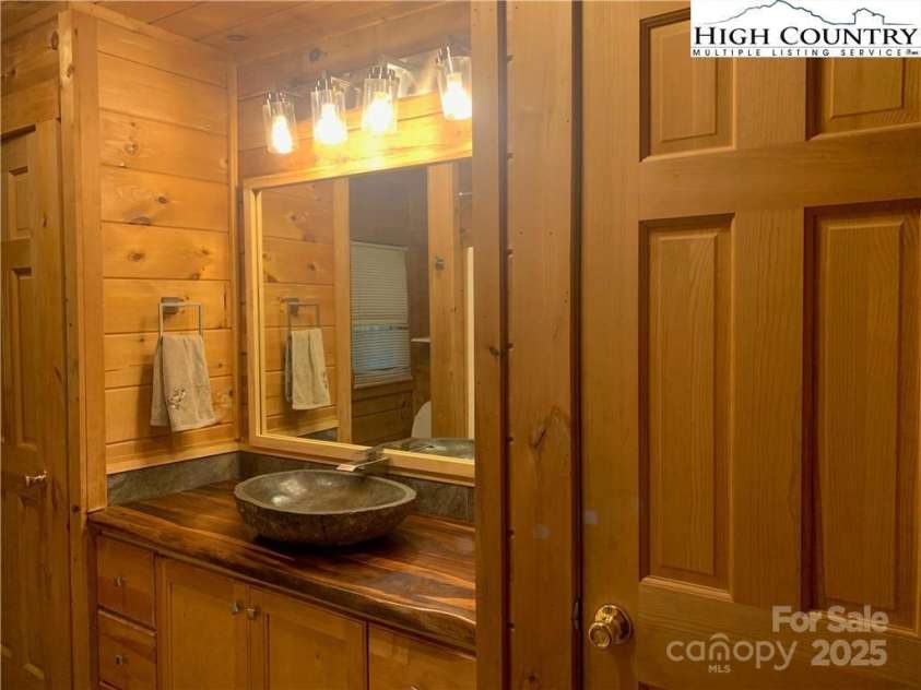 524 Timber Lake Drive, Todd, NC 28684.  MLS# CAR4284927, YatesRealty ID 28556. 