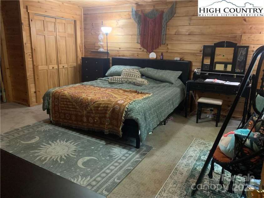 524 Timber Lake Drive, Todd, NC 28684.  MLS# CAR4284927, YatesRealty ID 28556. 