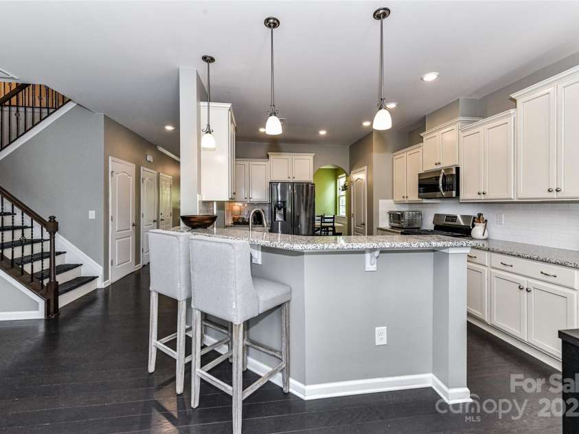 11730 Maher Lane, Huntersville, NC 28078.  MLS# CAR4281709, YatesRealty ID 28558. Breakfast Bar with seating!
