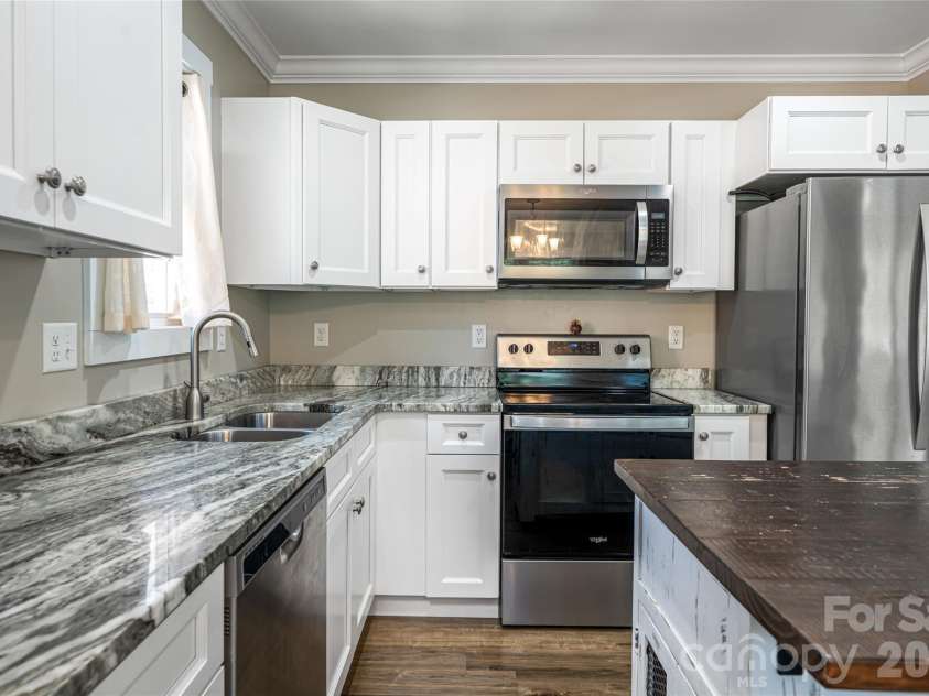 38 Old County Home Road, Asheville, NC 28806.  MLS# CAR4374624, YatesRealty ID 28559. 