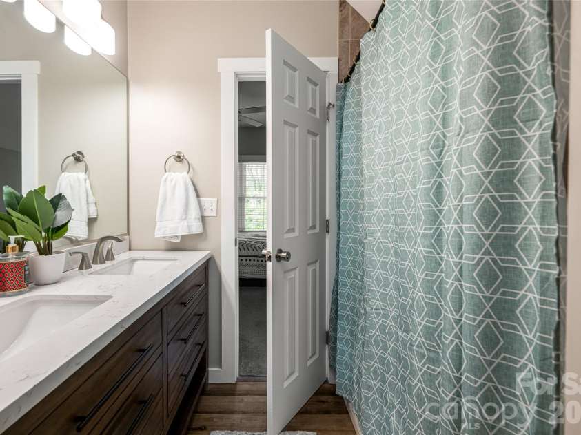 38 Old County Home Road, Asheville, NC 28806.  MLS# CAR4374624, YatesRealty ID 28559. 