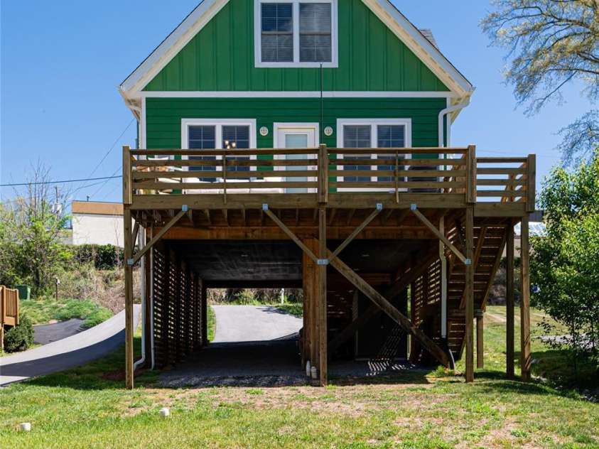 38 Old County Home Road, Asheville, NC 28806.  MLS# CAR4374624, YatesRealty ID 28559. 