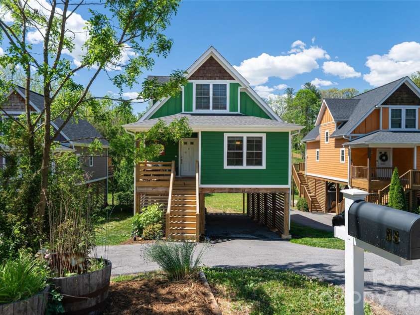 38 Old County Home Road, Asheville, NC 28806.  MLS# CAR4374624, YatesRealty ID 28559. 