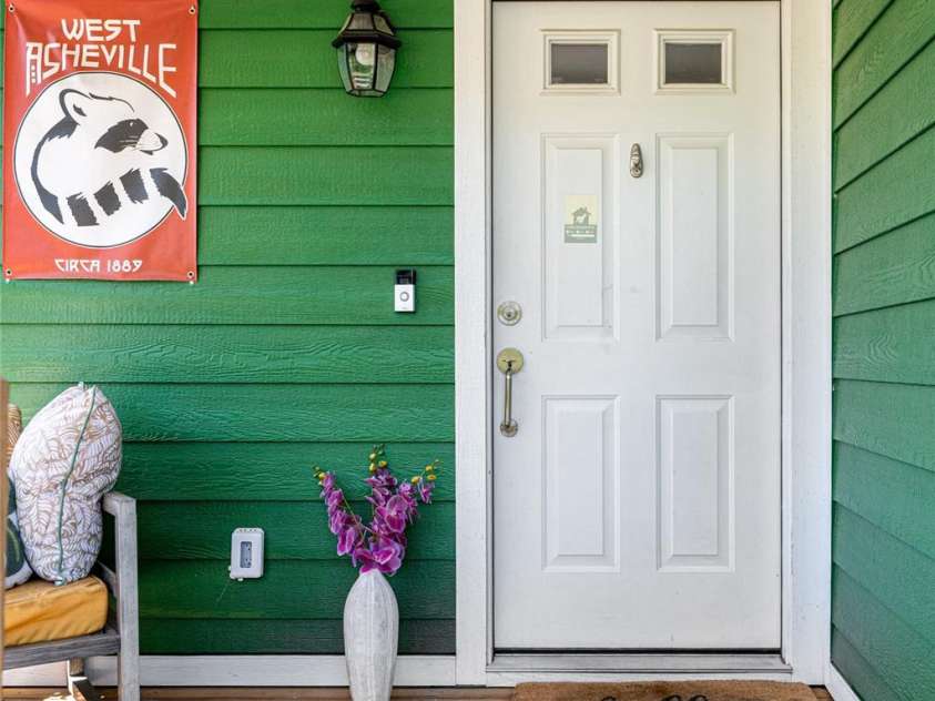 38 Old County Home Road, Asheville, NC 28806.  MLS# CAR4374624, YatesRealty ID 28559. 