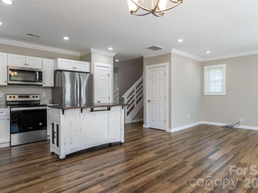 38 Old County Home Road, Asheville, NC 28806.  MLS# CAR4374624, YatesRealty ID 28559. 