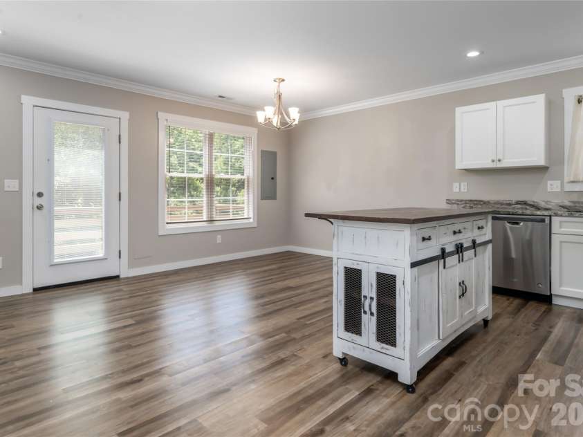 38 Old County Home Road, Asheville, NC 28806.  MLS# CAR4374624, YatesRealty ID 28559. 