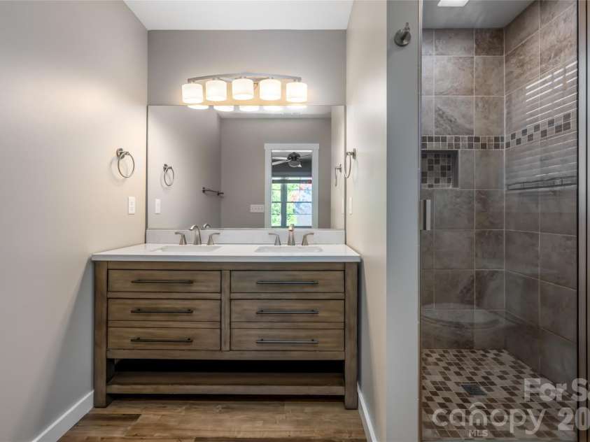 38 Old County Home Road, Asheville, NC 28806.  MLS# CAR4374624, YatesRealty ID 28559. Primary Bath