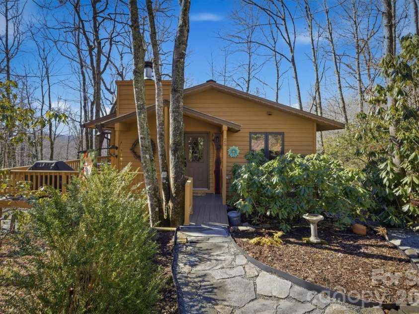 25 Poke Road, Newland, NC 28657.  MLS# CAR4350081, YatesRealty ID 2856. 