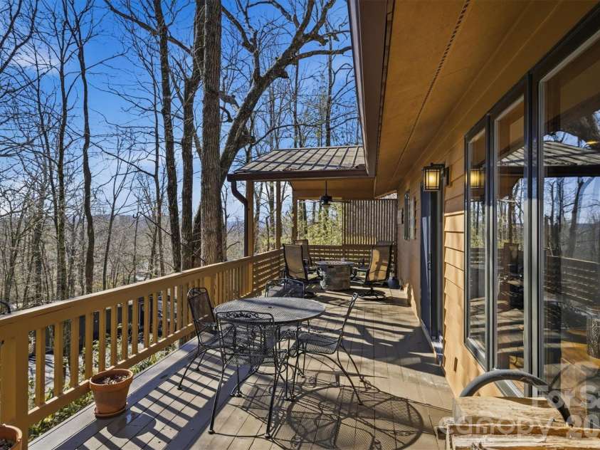 25 Poke Road, Newland, NC 28657.  MLS# CAR4350081, YatesRealty ID 2856. 