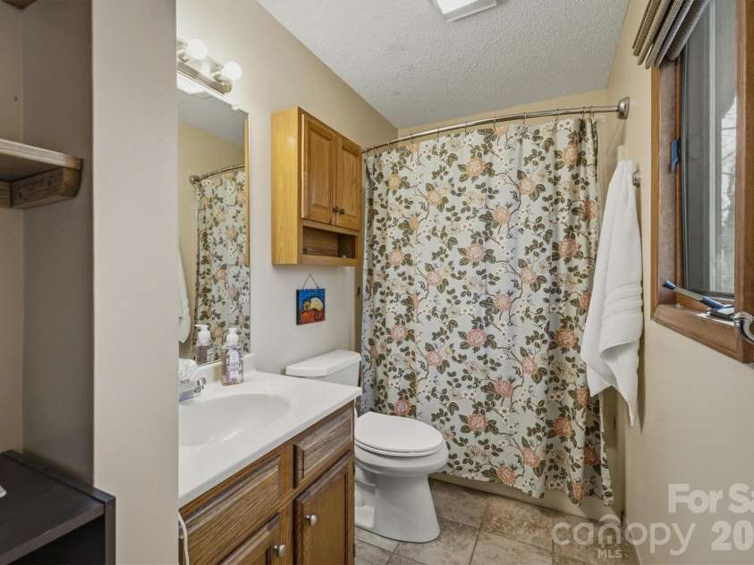 25 Poke Road, Newland, NC 28657.  MLS# CAR4350081, YatesRealty ID 2856. 