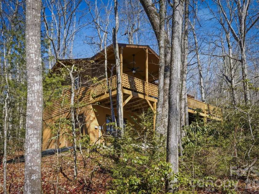 25 Poke Road, Newland, NC 28657.  MLS# CAR4350081, YatesRealty ID 2856. 