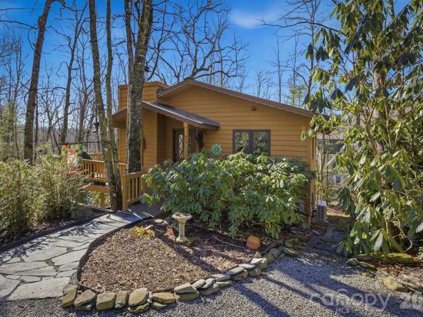 25 Poke Road, Newland, NC 28657.  MLS# CAR4350081, YatesRealty ID 2856. 