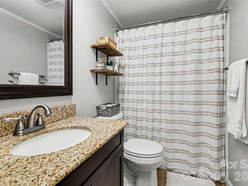 528 Woodlawn Avenue, Concord, NC 28025.  MLS# CAR4388311, YatesRealty ID 28560. 
