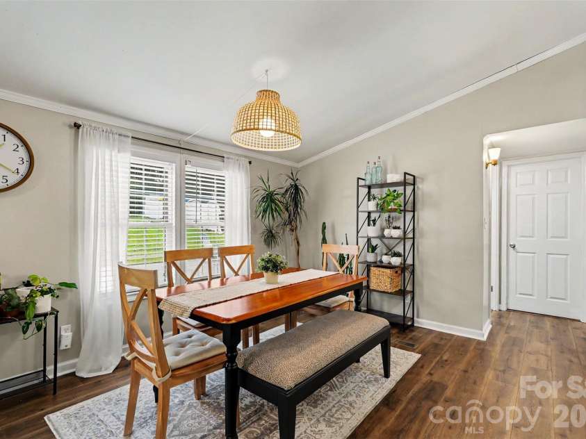 528 Woodlawn Avenue, Concord, NC 28025.  MLS# CAR4388311, YatesRealty ID 28560. Dining space
