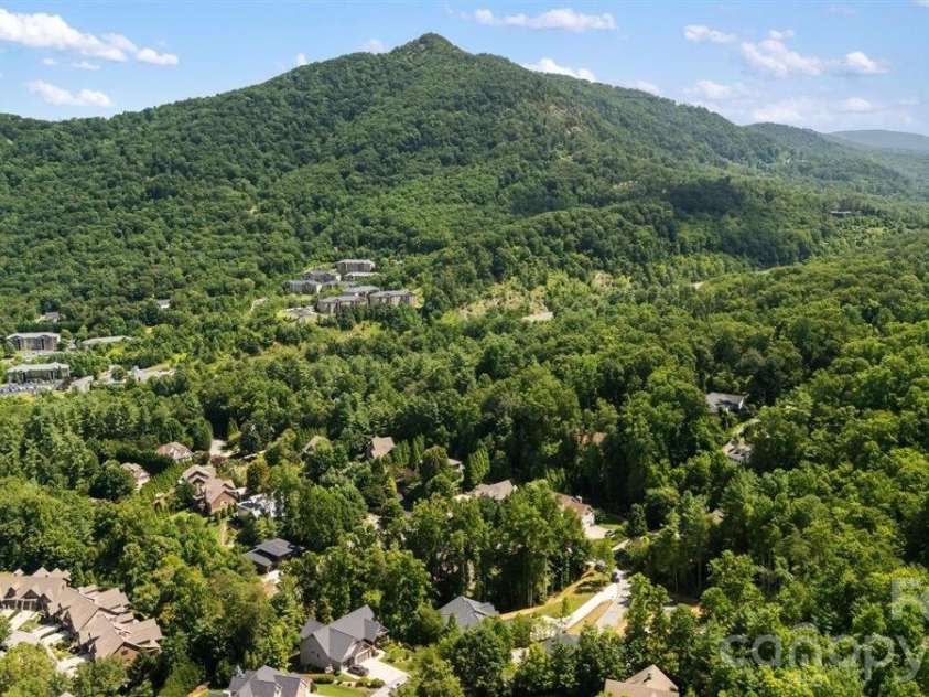 69 Village Pointe Lane, Asheville, NC 28803.  MLS# CAR4387034, YatesRealty ID 28561. 