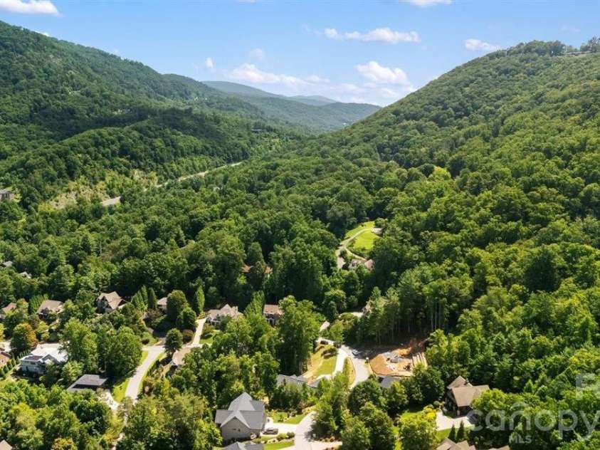 69 Village Pointe Lane, Asheville, NC 28803.  MLS# CAR4387034, YatesRealty ID 28561. 