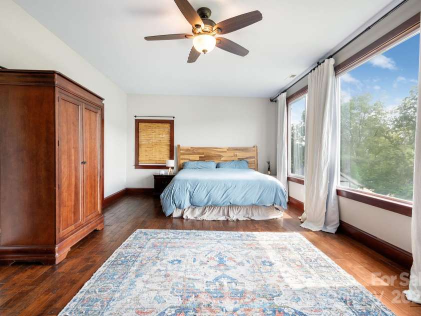 358 Onteora Boulevard, Asheville, NC 28803.  MLS# CAR4278703, YatesRealty ID 28562. Plenty of Space for Sleeping and Sitting Areas