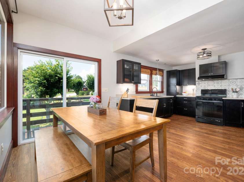 358 Onteora Boulevard, Asheville, NC 28803.  MLS# CAR4278703, YatesRealty ID 28562. Spacious Kitchen with Convenient Exterior Access